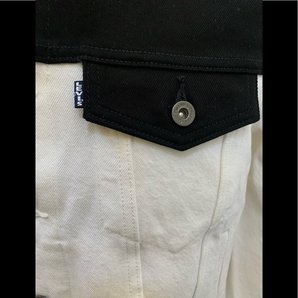 NWT Levi’s Size M Rodeo Boxy Type 3 Trucker Jacket - Picture 4 of 10